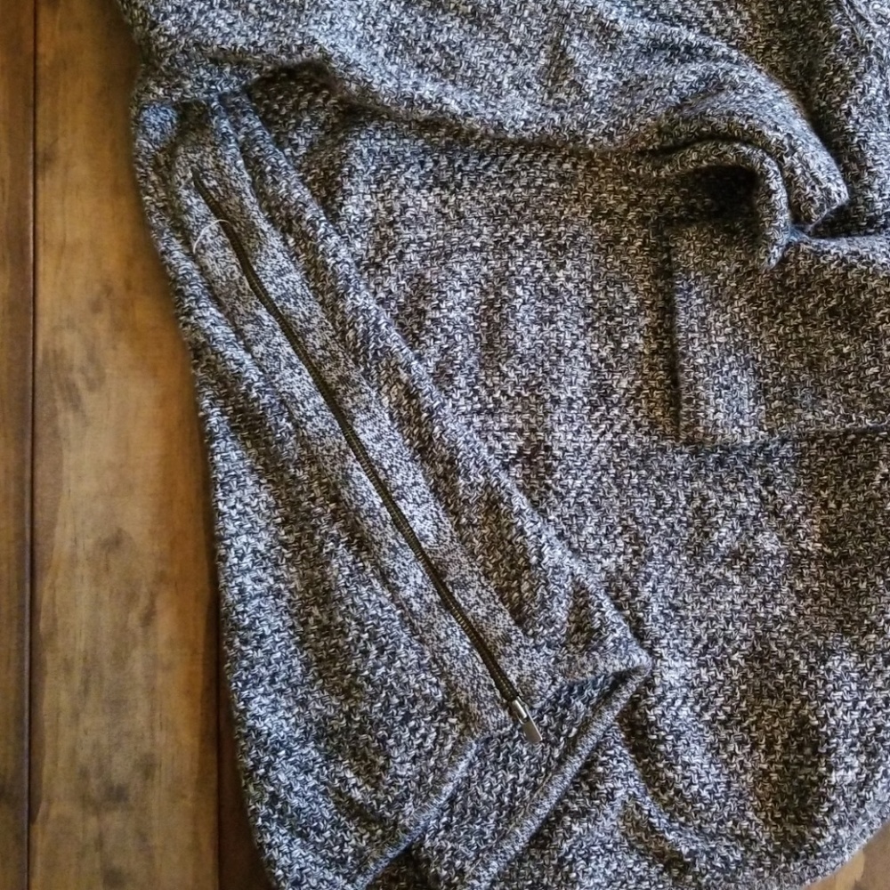 Sweater - Picture 3 of 3